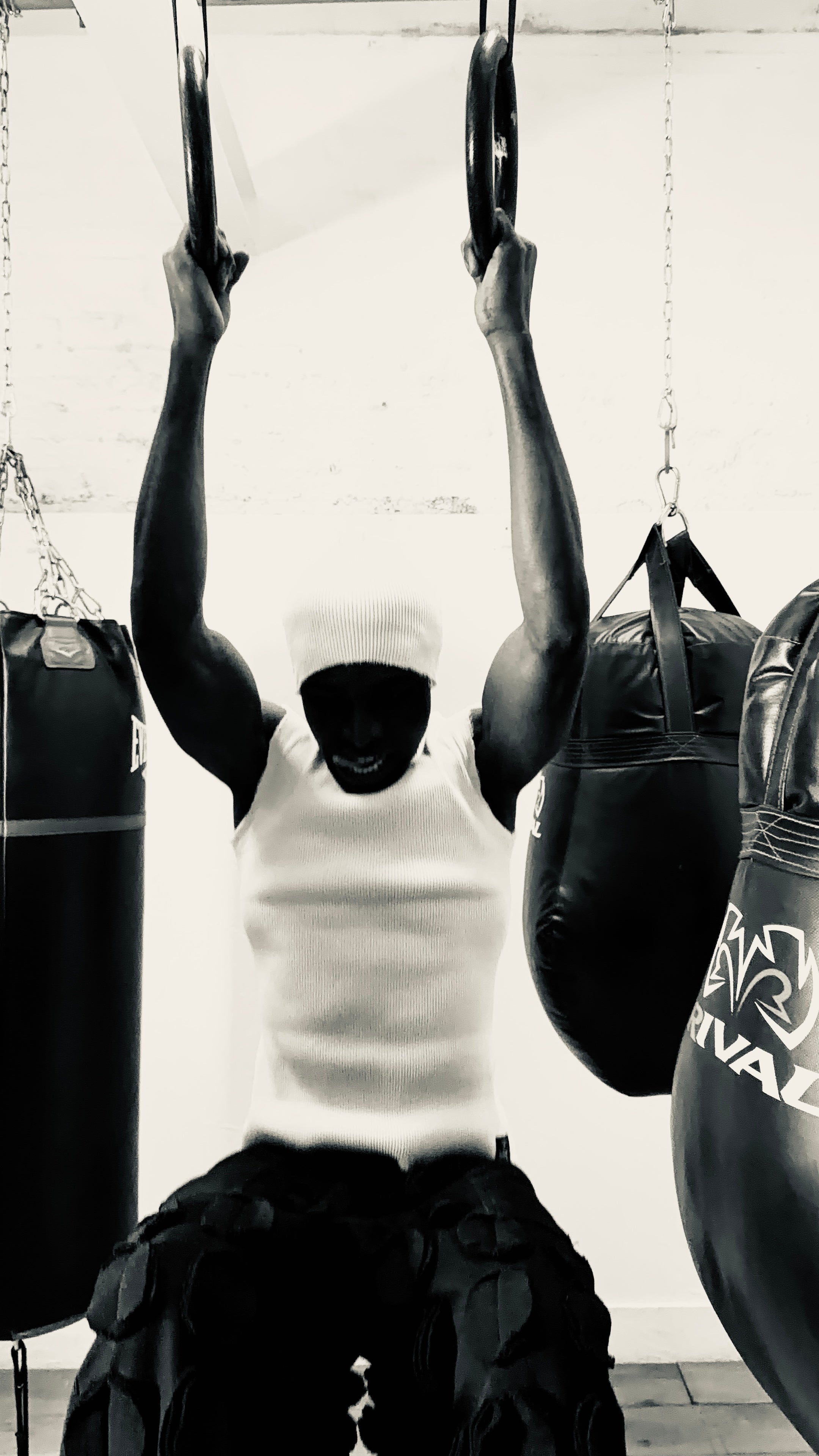 P.O.P VEST (white & black)