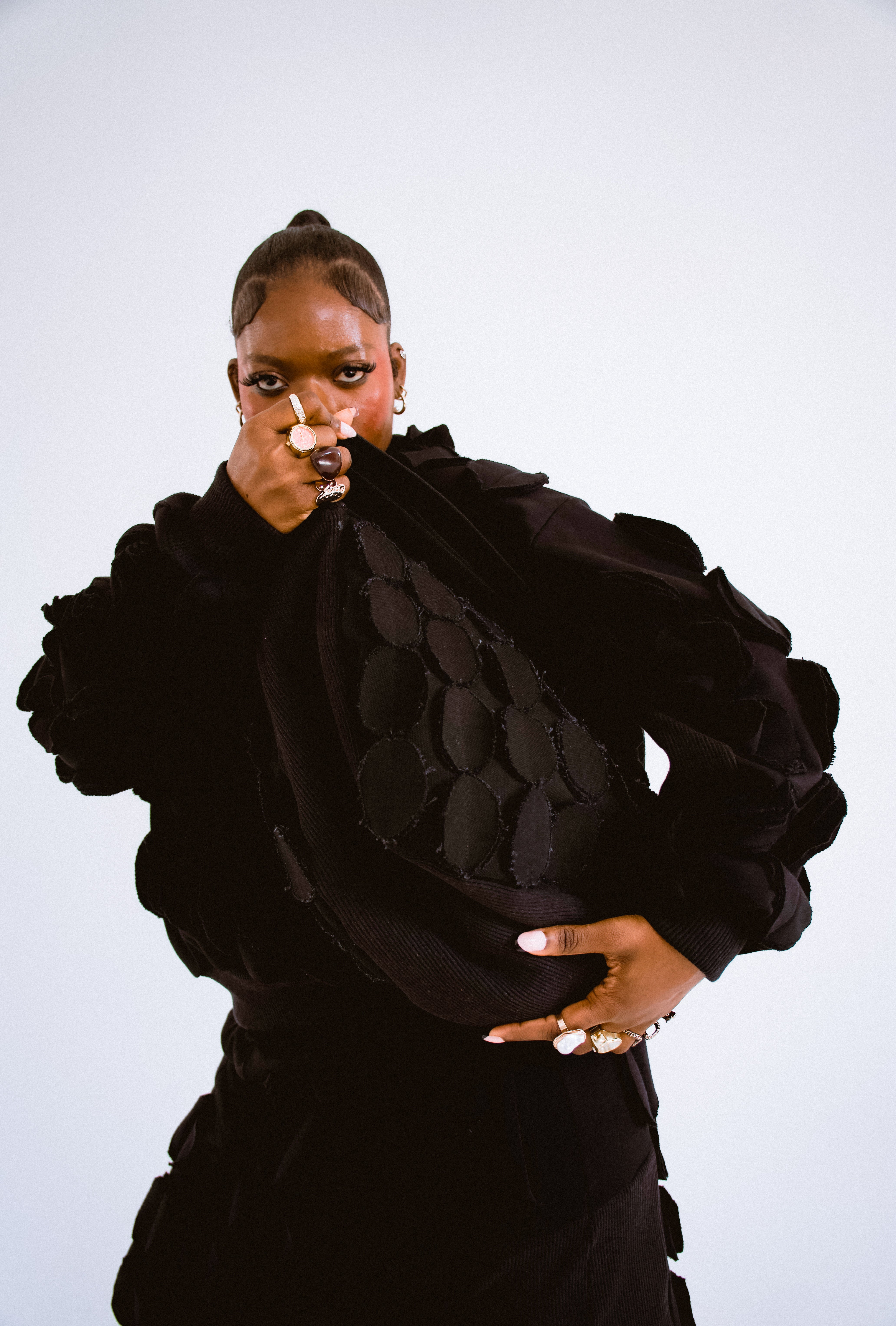 Cowrie Shells Motif Cross Bag